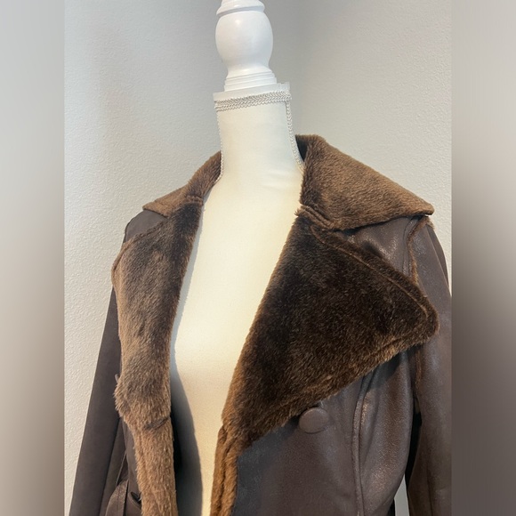 Davinchy Faux Shearling Winter Coat - Picture 9 of 11